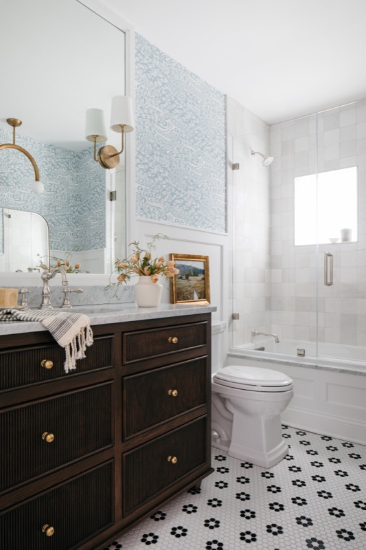Wilmette Bathroom and Laundry Renovation in Wilmette, Illinois by Leah Phillips Interiors